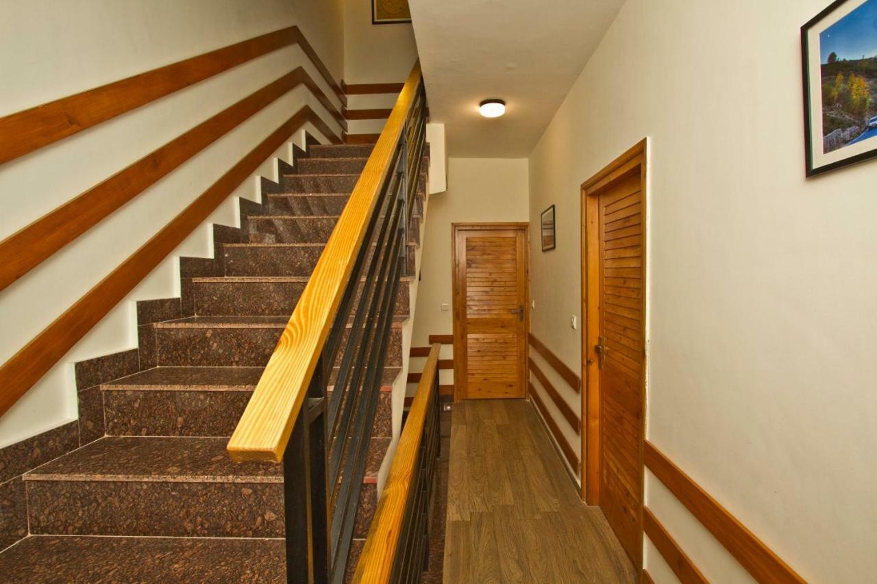 Lonchenpa B&B Manāli Extérieur photo